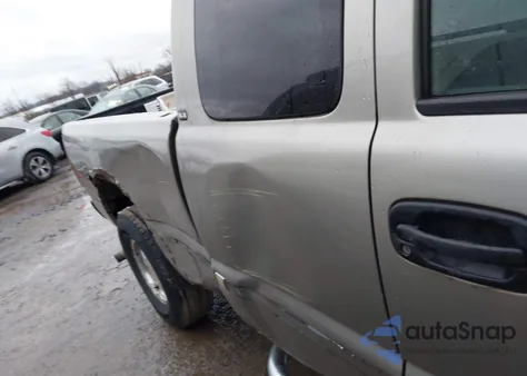 2000 GMC Sierra 1500 Sle z USA, uszkodzony, nr VIN 2GTEK19T5Y1322040